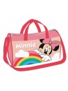 Detská cestovná / športová taška s obrázkom myšky Minnie Mouse - Disney. Taška je vhodná na rôzne športové aktivity alebo ako batožina. Má praktické zapínanie na zips, popruh cez rameno a dve uši pre nosenie v ruke. Rozmer 22 x 38 x 20 cm.